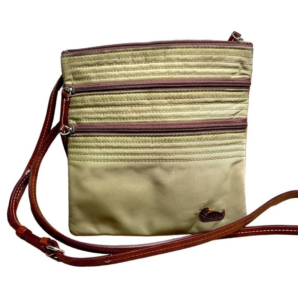 DOONEY & BOURKE, CROSSBODY BAG. NYLON EXTERIOR WITH BROWN LEATHER TRIM. - Picture 1 of 8